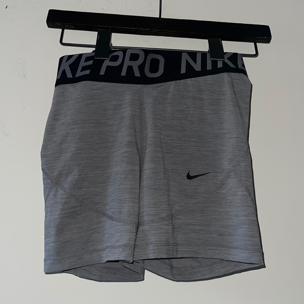 NIKEPRO- S. Dri fit spandex